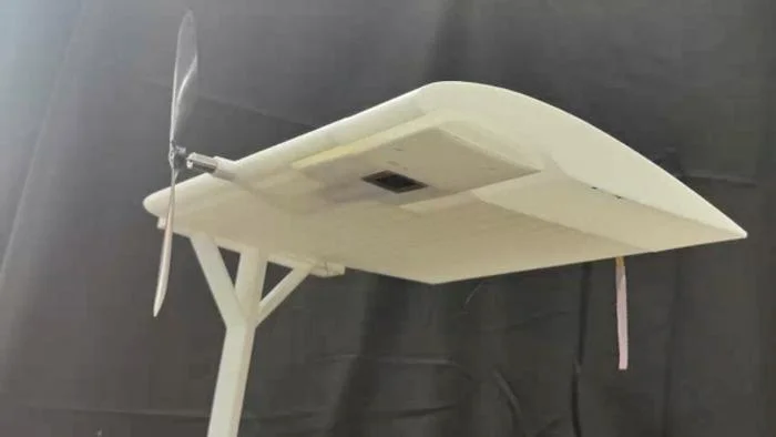 Semiconducting nanorods help laser-powered drones keep cool