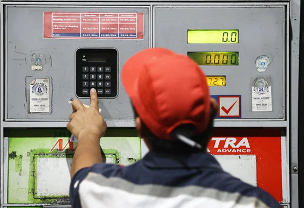 Gasoline, diesel prices down by over P4 this week