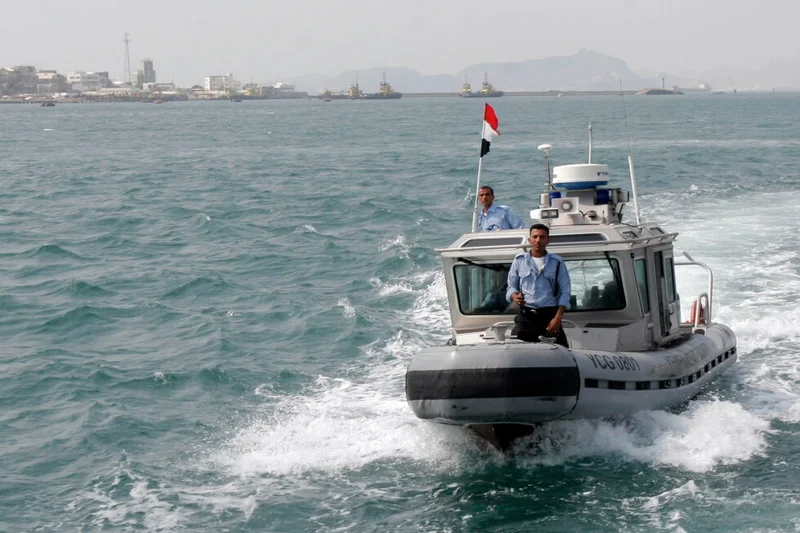 Somali pirates hijack oil tanker off Yemen in latest attack