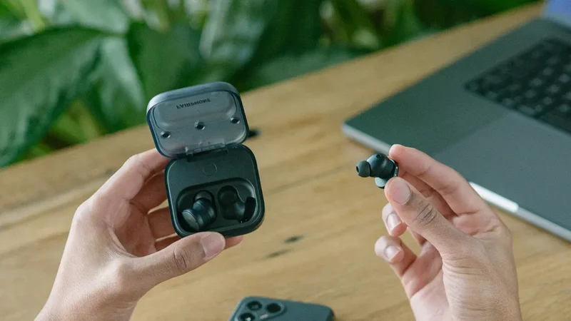 Seven Earbuds Models That Actually Let You Replace the Batteries
