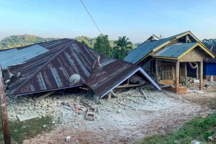 Powerful earthquake kills at least 20 in Indonesia