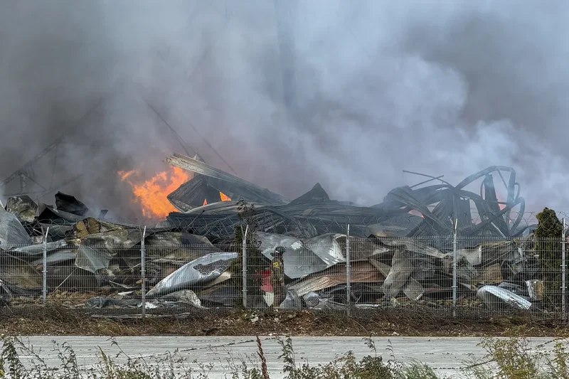 Huge inferno engulfs ‘Russian Amazon’ Wildberries after Ukraine’s largest ever drone strike