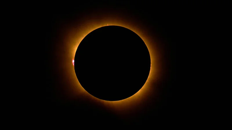 Week in pictures: A solar eclipse, quake in Colombia and Israeli settlers in the occupied West Bank