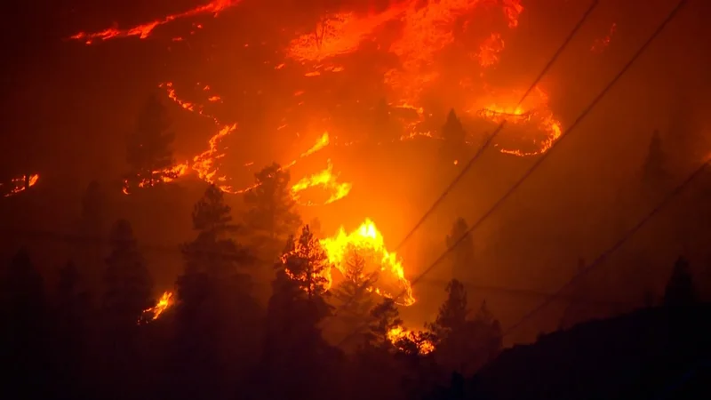 Wildfires bear down on homes in Canada’s Okanagan region
