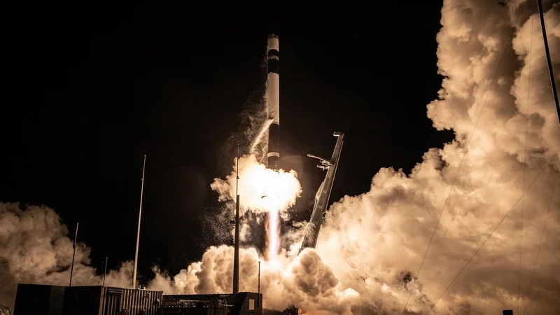 Rocket Lab launches Japanese Earth-observing satellite after 5-week delay (video, photos)