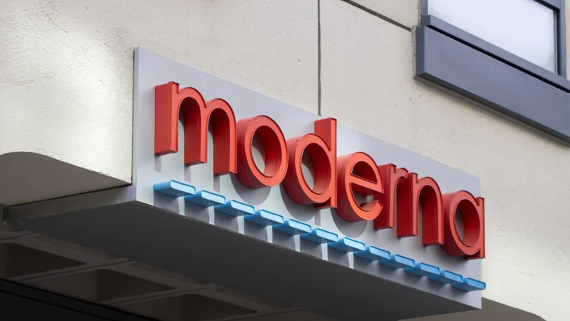 STAT+: Moderna launches early trial of Ebola mRNA vaccine