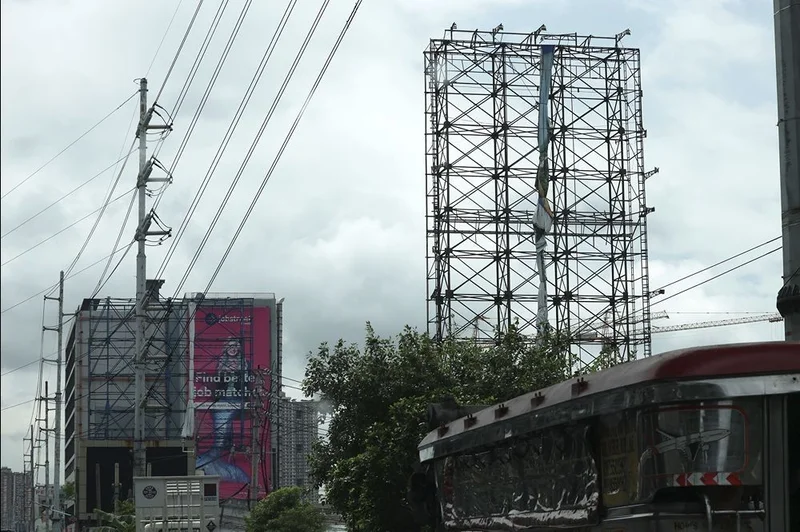 'Maymay' to cross Northern, Central Luzon, after forcing class, office closures