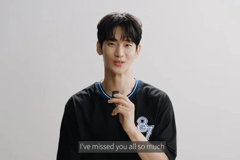 Kim Soo-hyun makes 1st official comeback after 16-month hiatus