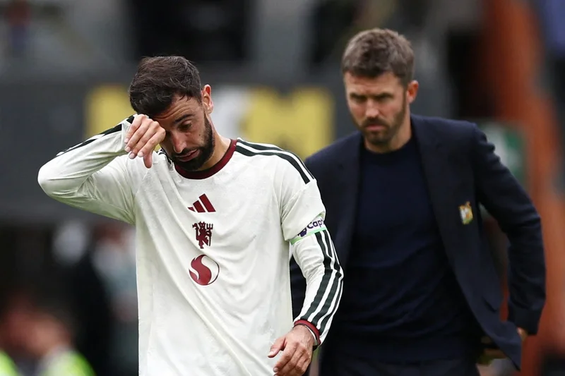 Shambolic Man United exposed by a familiar mistake in stunning Hull loss