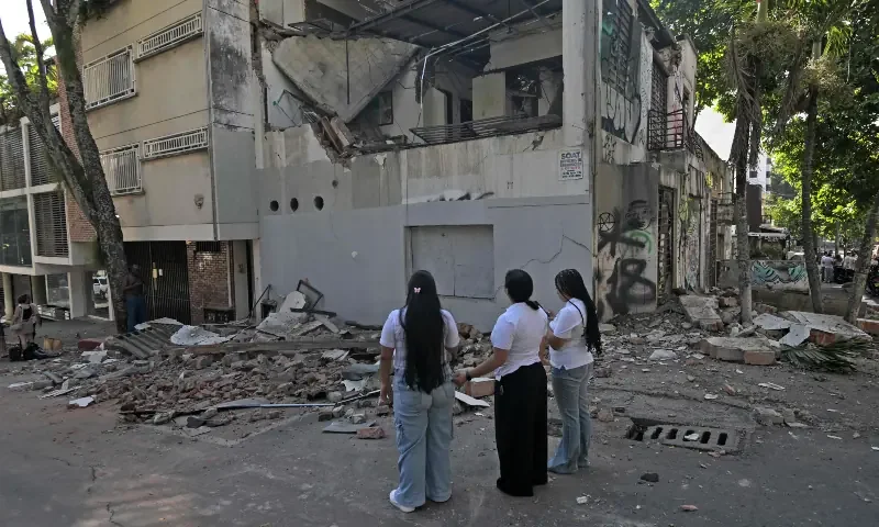 At least 82 killed after powerful earthquake hits western Colombia