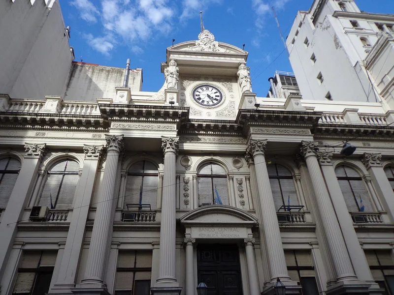 Argentina Budget Surplus Fails to Calm Jittery Markets