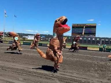 WATCH:  T-Rex World Championship Races roar in Washington
