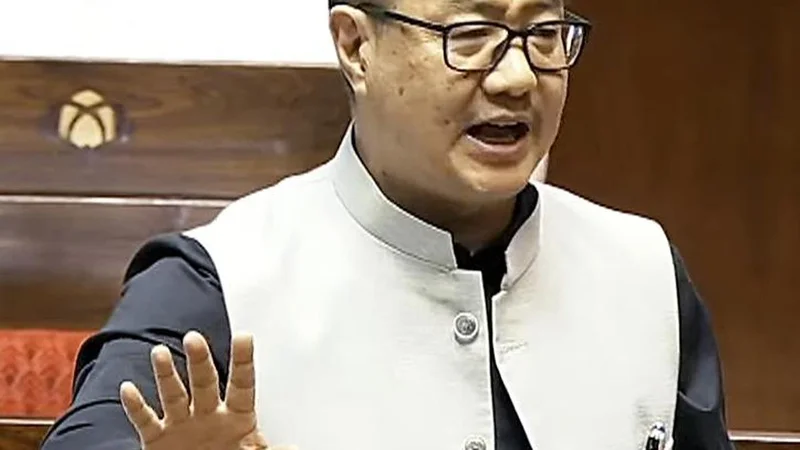 Rahul, Rijiju spar over linking delimitation to women’s quota law