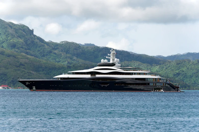 Alaska tour boat rescued stranded skiff instead of Mark Zuckerberg’s mega-yacht