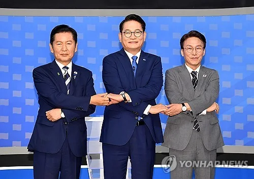 Contenders in DP leadership race make final push in televised debate