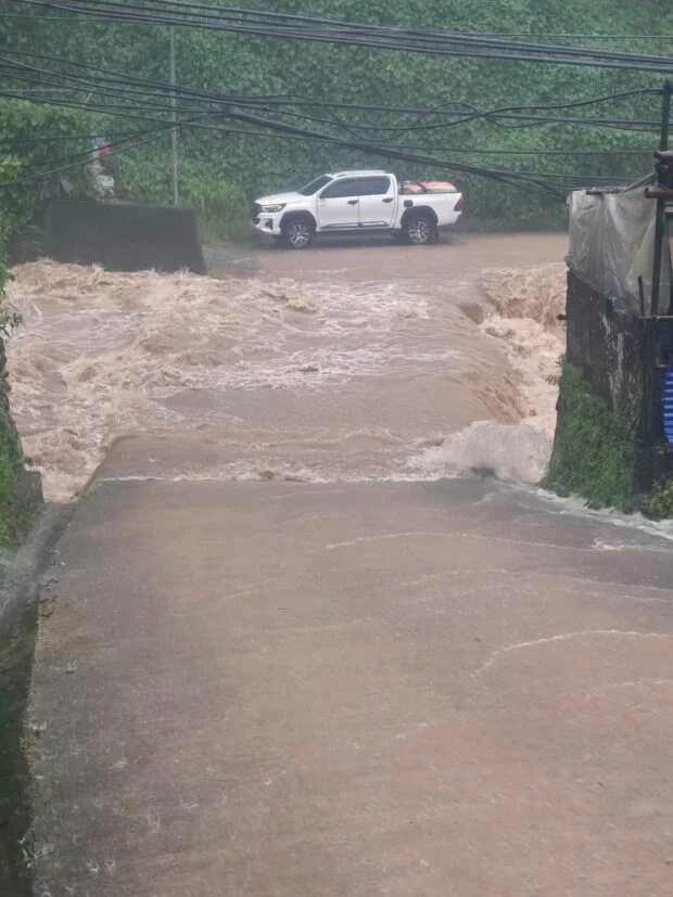 Rivers overflow in La Trinidad, Benguet amid heavy rains