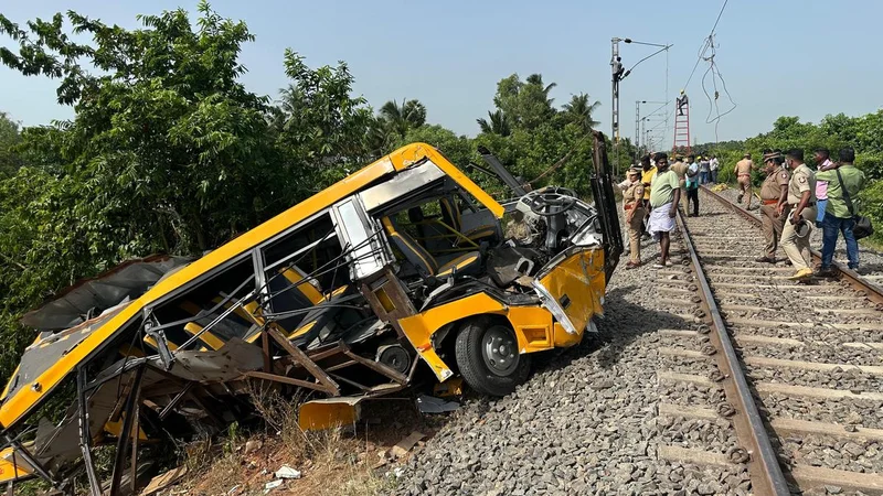 AI-powered cameras to trigger alerts if railway level crossing gates remain open