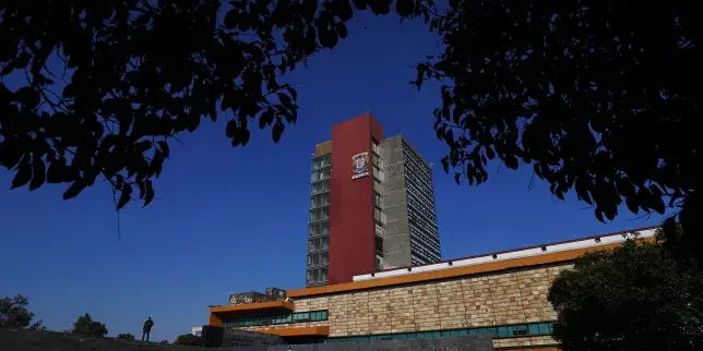 Mexican candidates forced to retake university entrance exam after suspicions of AI-driven cheating