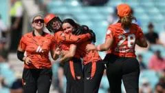 Sunrisers defy superb Wong to reach Hundred final