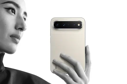 Huawei wants to make small phones cool again, and you’ll want one, too