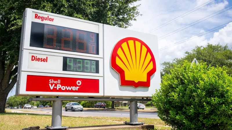White House set to extend waiver to push down gas prices