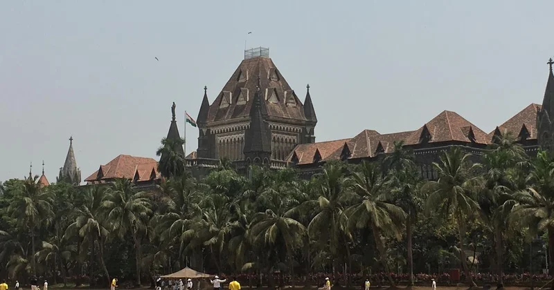 Rush Hour: Dabholkar murder convict gets bail, jailed Pak ex-PM Khan to be moved to hospital & more