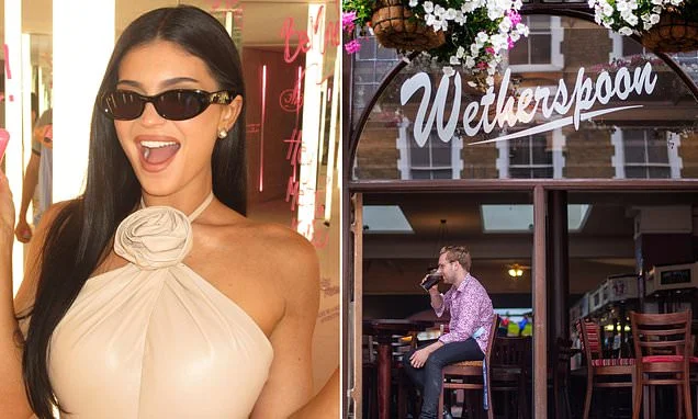 Wetherspoon pubs ban customers from filming with Meta spy glasses as privacy concerns grow