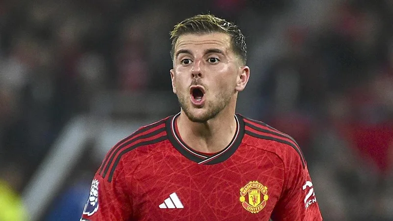 Carrick cautious after Mount's injury scare in PSG friendly