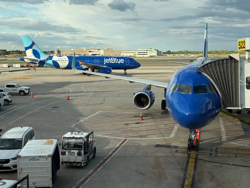 Citi downgrades airline stock to 'sell' worries about leisure travel