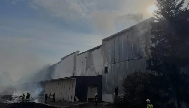 Russian drone attack damages EVA distribution center in Brovary