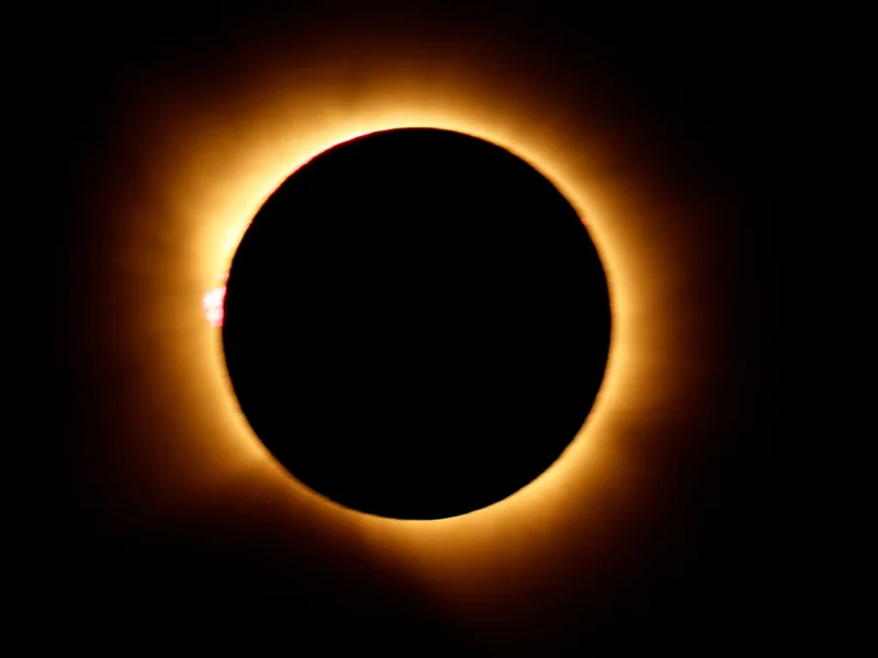 Photos: Solar eclipse plunges parts of Europe into darkness