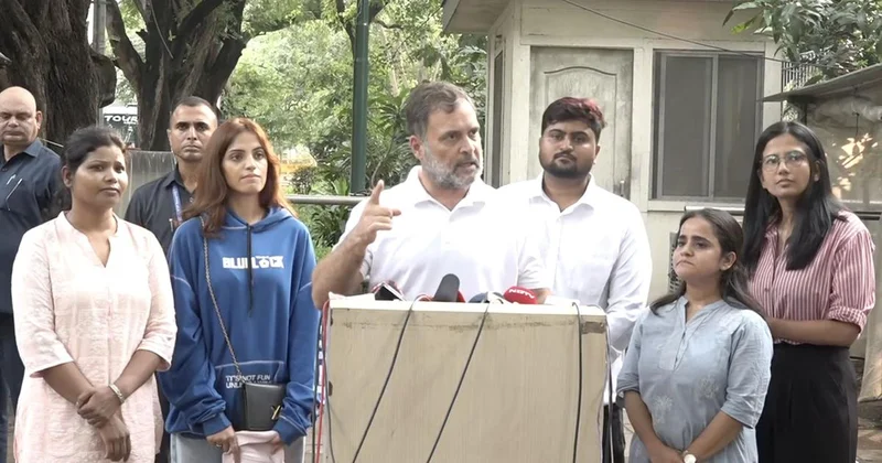 Youth protests: Goons being sent to students’ homes, alleges Rahul Gandhi