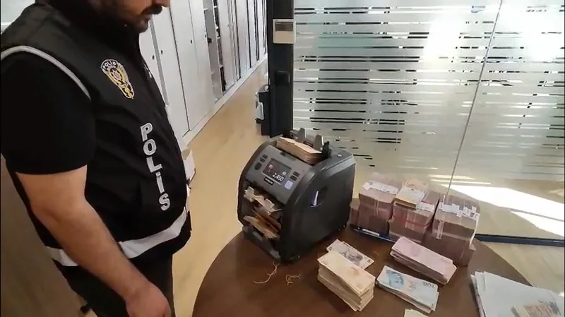 Türkiye targets alleged Kuriş crime network with $2.4B money flows