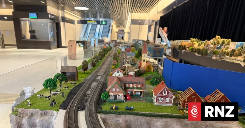 Model train fans impressed with City Rail Link ahead of first look at Te Waihorotiu