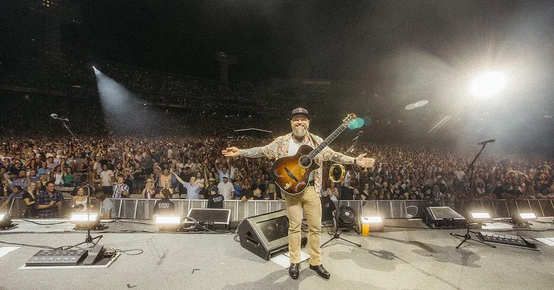 Zac Brown Band surprises 37,000 Fenway Park concert fans with free cruises