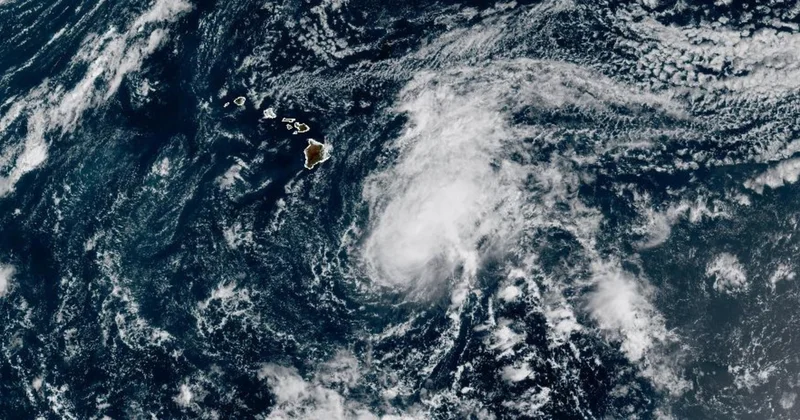 Tropical Storm Moke expected to bring up to 15 inches of rain in Hawaii