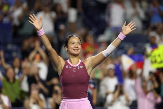 Alex Eala keeps celebration going with Filipino fans in Toronto