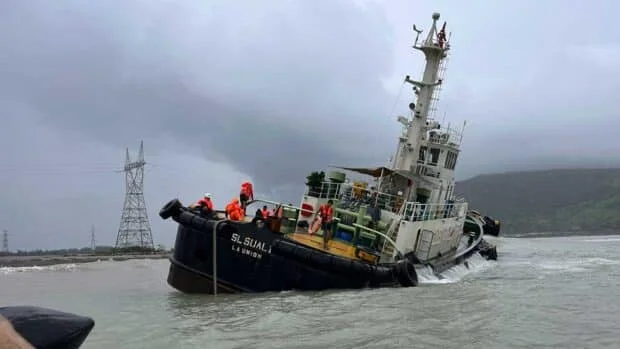 Emergency salvage operation set for tugboat that ran aground in Zambales
