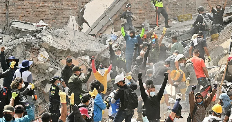 Colombia earthquake death toll rises as frantic search for survivors continues