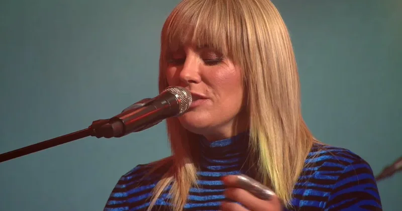 Saturday Sessions: Grace Potter performs "Run Baby Run"
