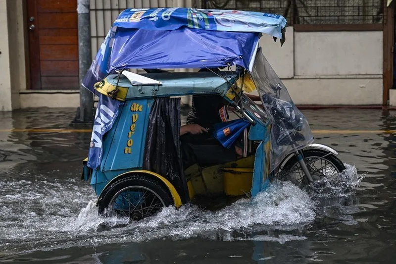 'Habagat' rains continue to pour onto Luzon as week opens