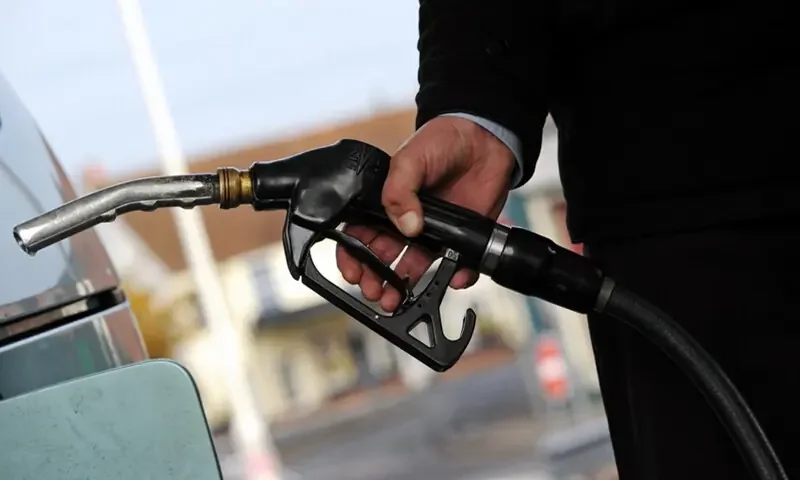 Govt reduces petrol price by Rs3.39, high-speed diesel by Rs4.07
