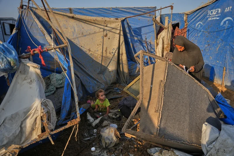 Palestinians in Gaza hope Hamas will disarm but fear Israeli forces won't withdraw