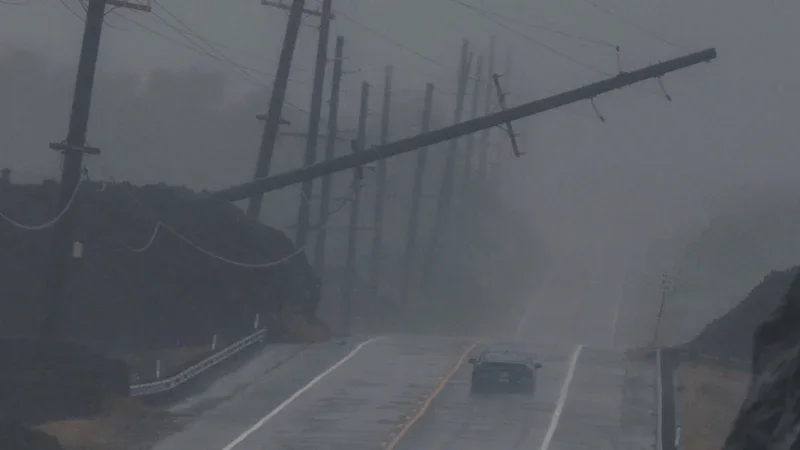 Hawaii escapes the worst of Hurricane Lala but flood risks remain