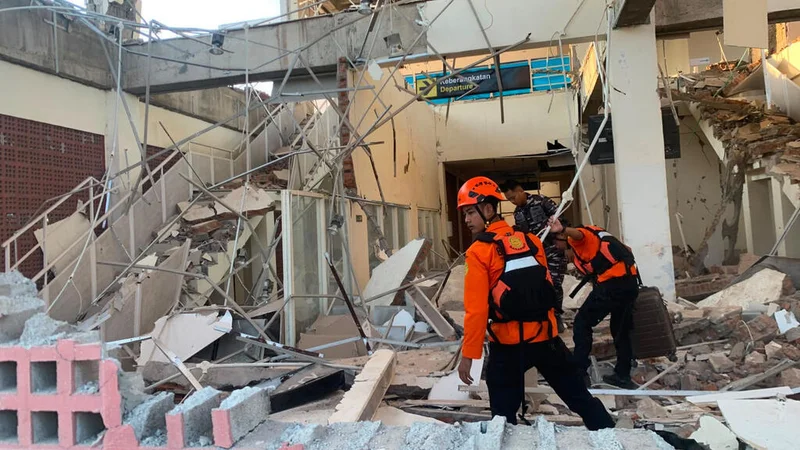 Thousands of evacuees await aid after deadly quake on Indonesia's Flores island