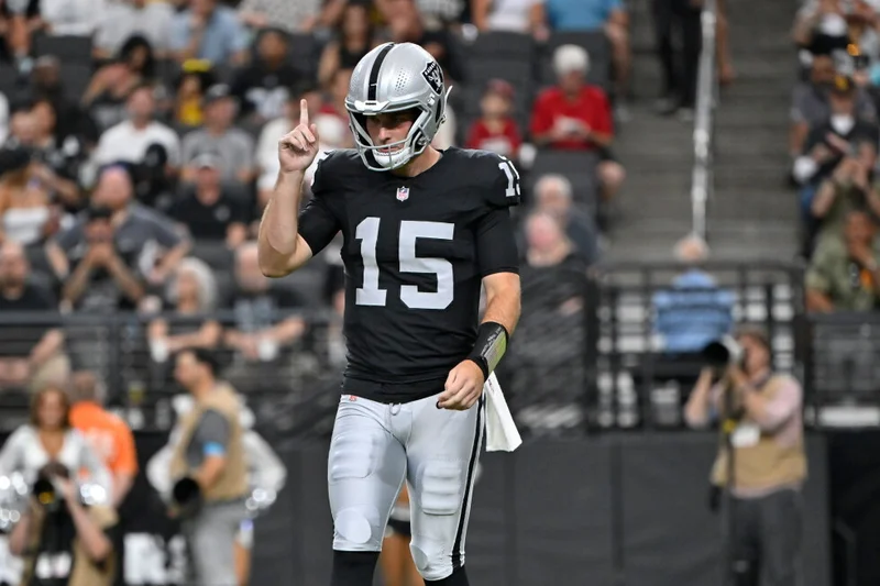 No. 1 pick Fernando Mendoza throws TD pass in preseason debut for Raiders in 27-14 loss to Cardinals