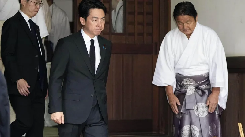 China blasts Japanese officials’ visit to Yasukuni Shrine on WWII anniversary