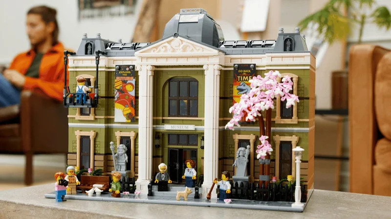The LEGO Icons Natural History Museum Set Drops to a 90-Day Low Price at Amazon With $50 Discount