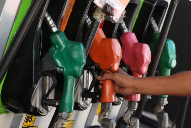 Diesel, gasoline prices to drop by under P1 per liter