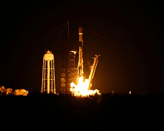 Stray piece of SpaceX rocket expected to slam into the Moon